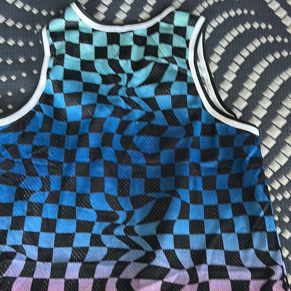 Checkered Gradient Tank Top - Picture 3 of 3